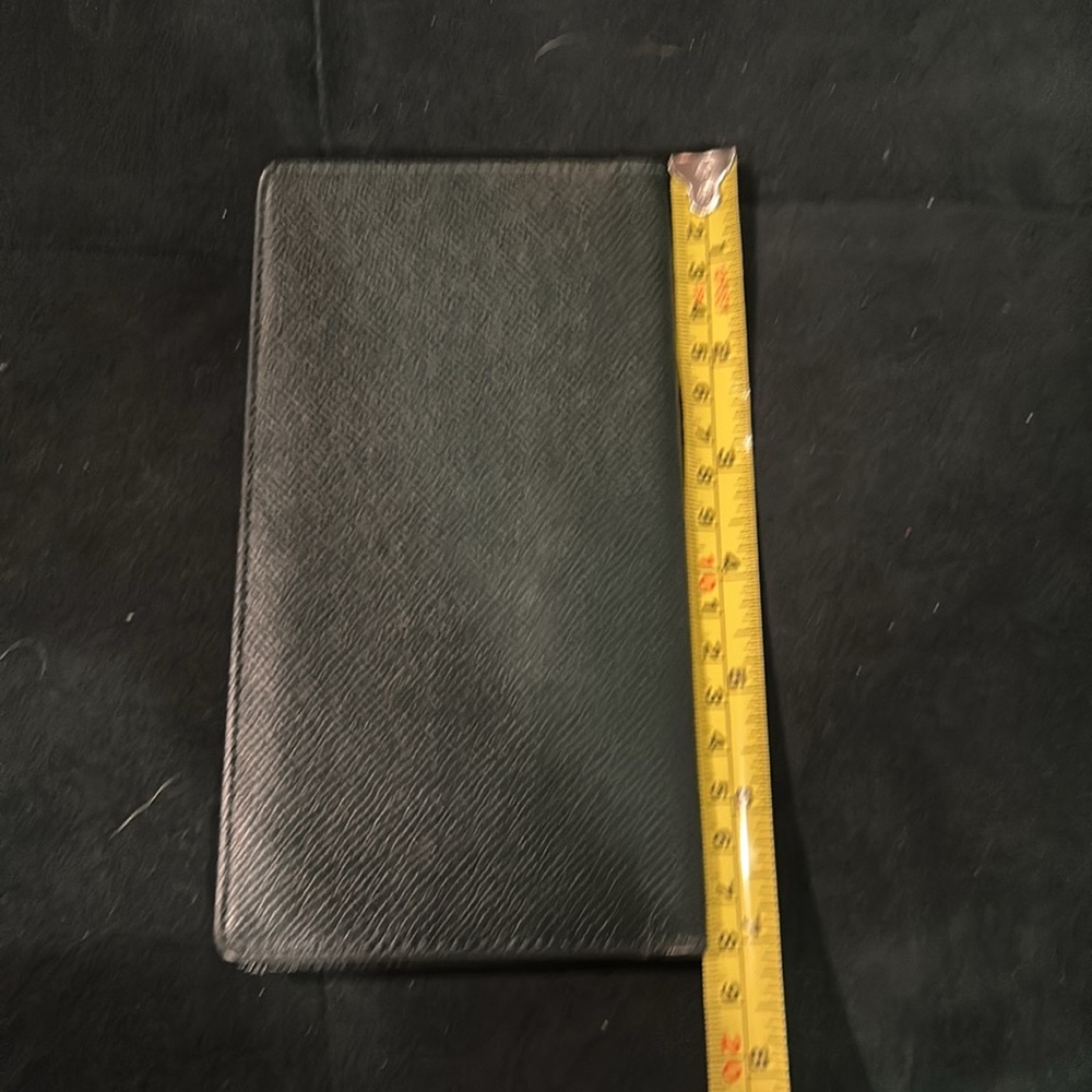 Louis Vuitton Green Leather Wallet - Picture 5 of 8